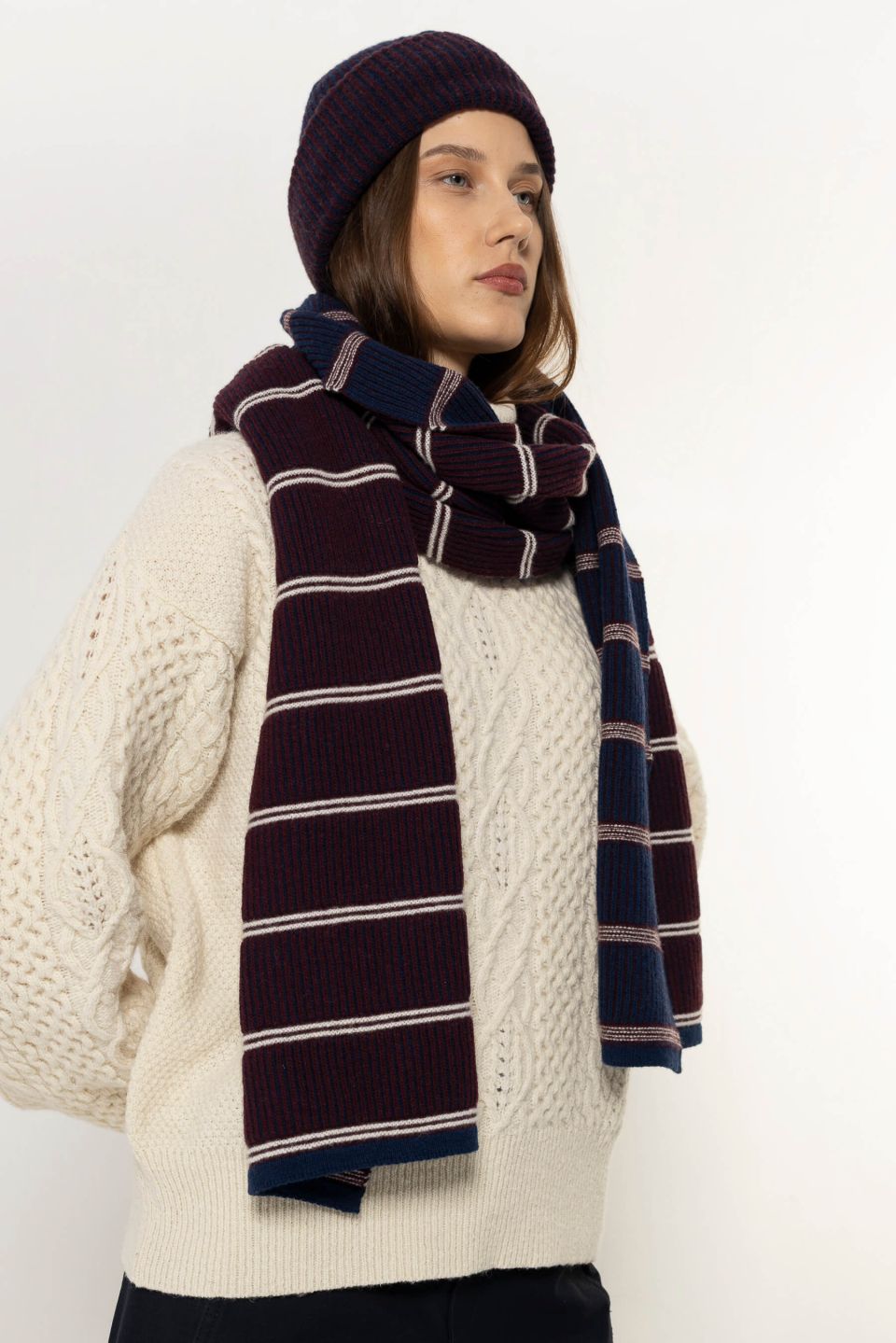 Nelli recycled wool hat dark blue / dark red