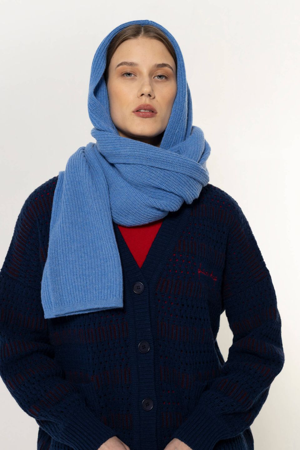 Trude recycled wool hood scarf dark red