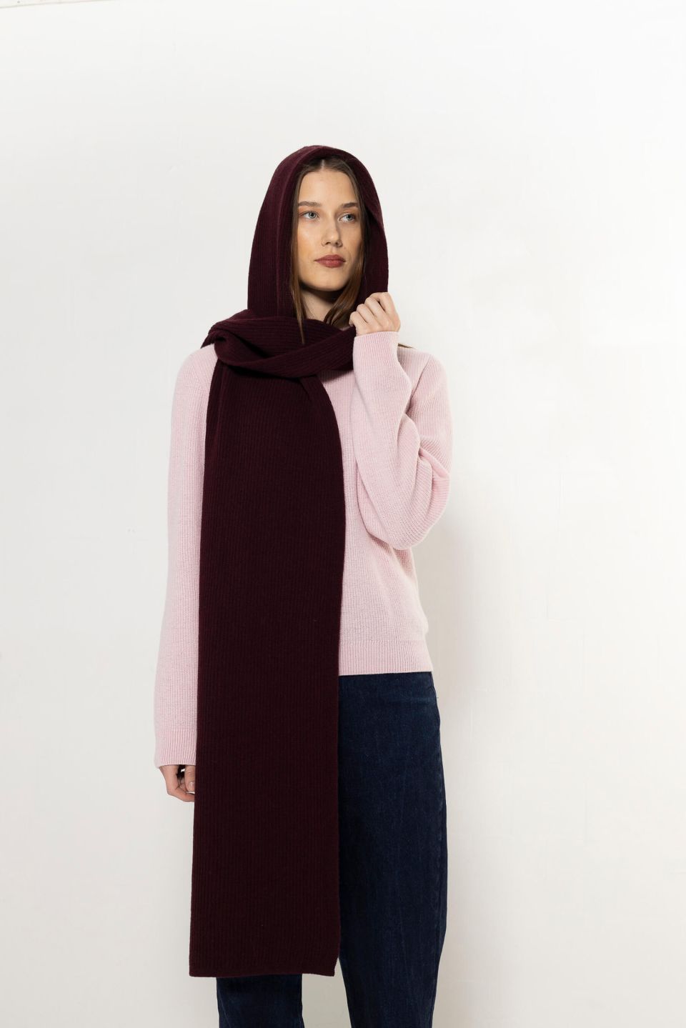 Trude recycled wool hood scarf dark red
