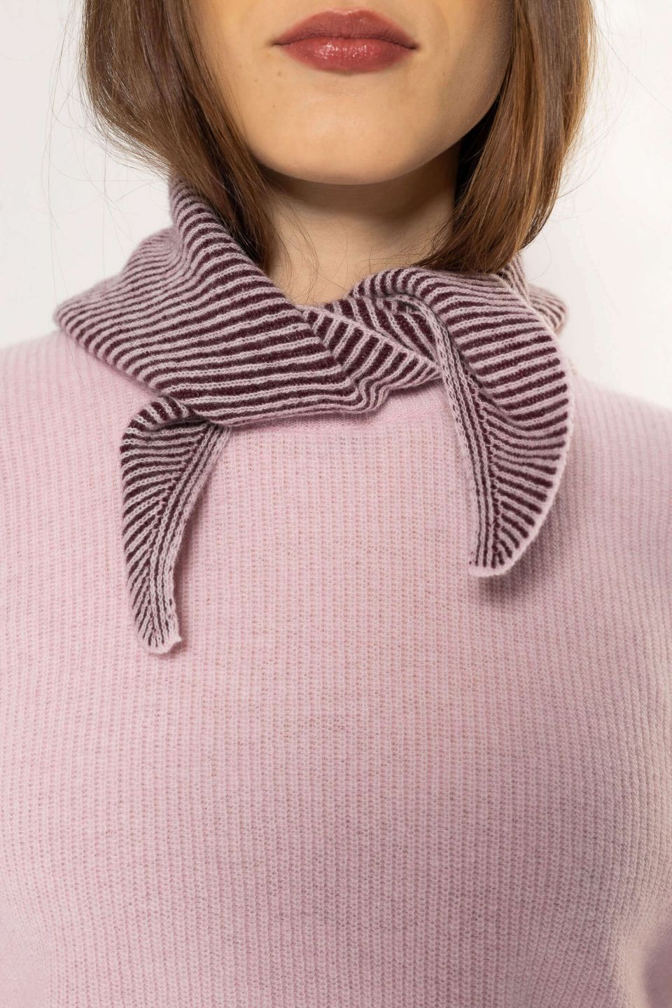 Nala merino triangle scarf pink /dark red