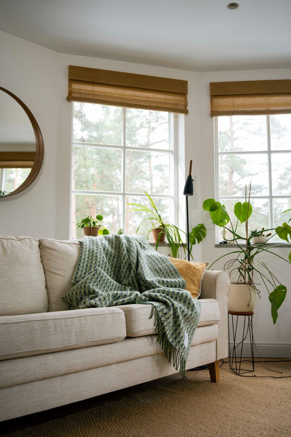 Amai wool throw green