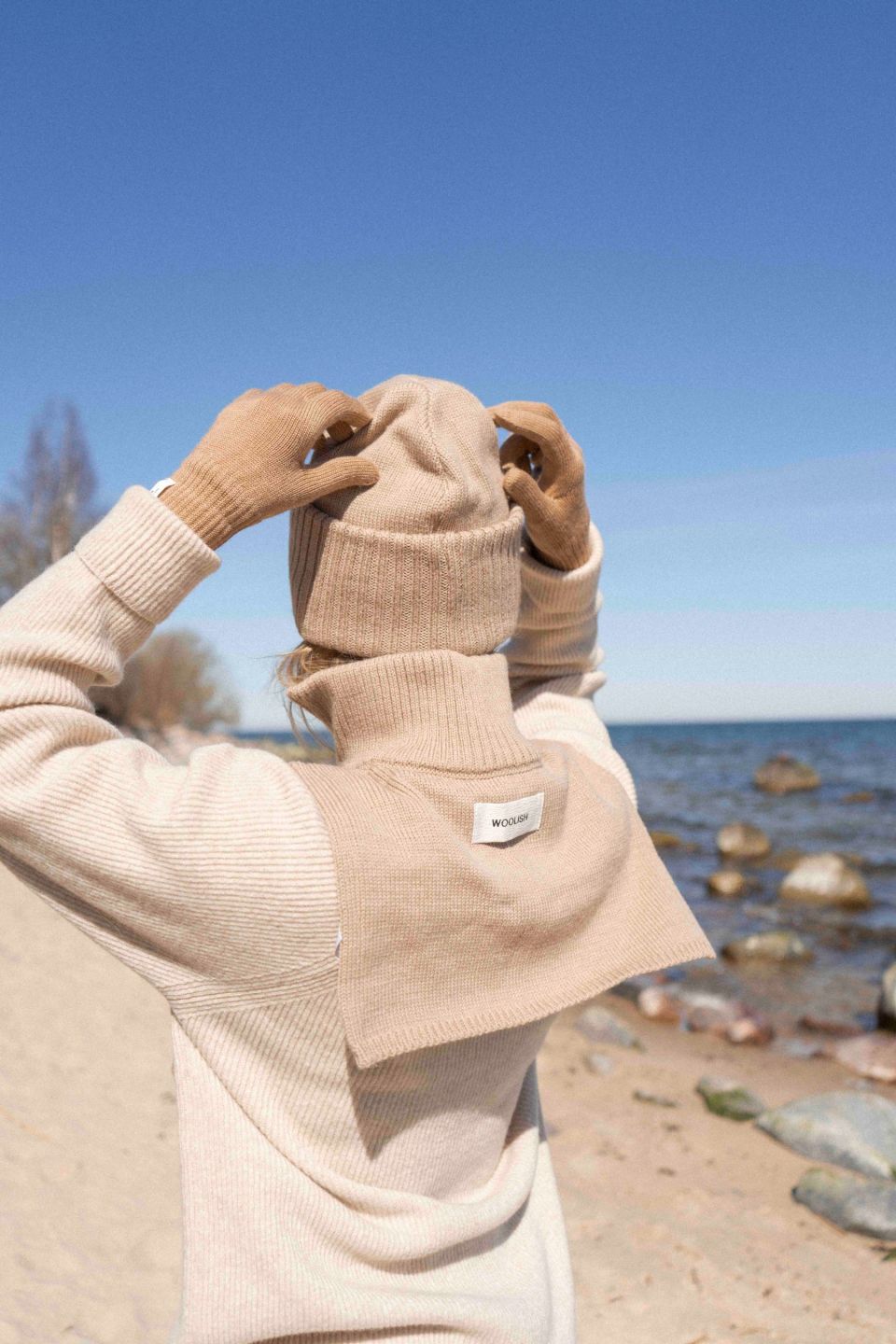 Ami merino full-zip bib beige