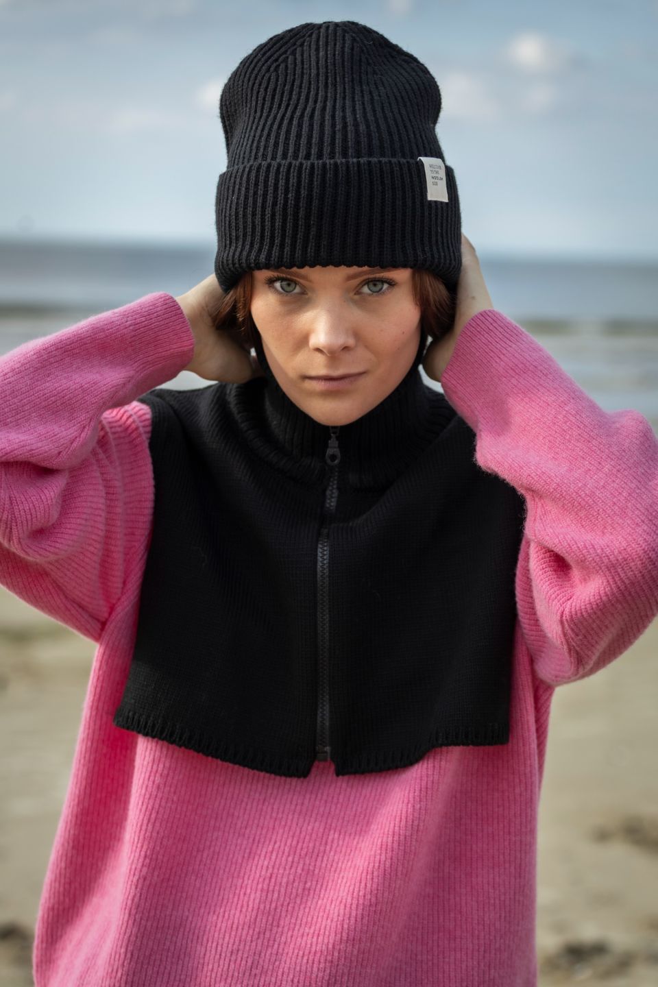 Ami merino full-zip bib black