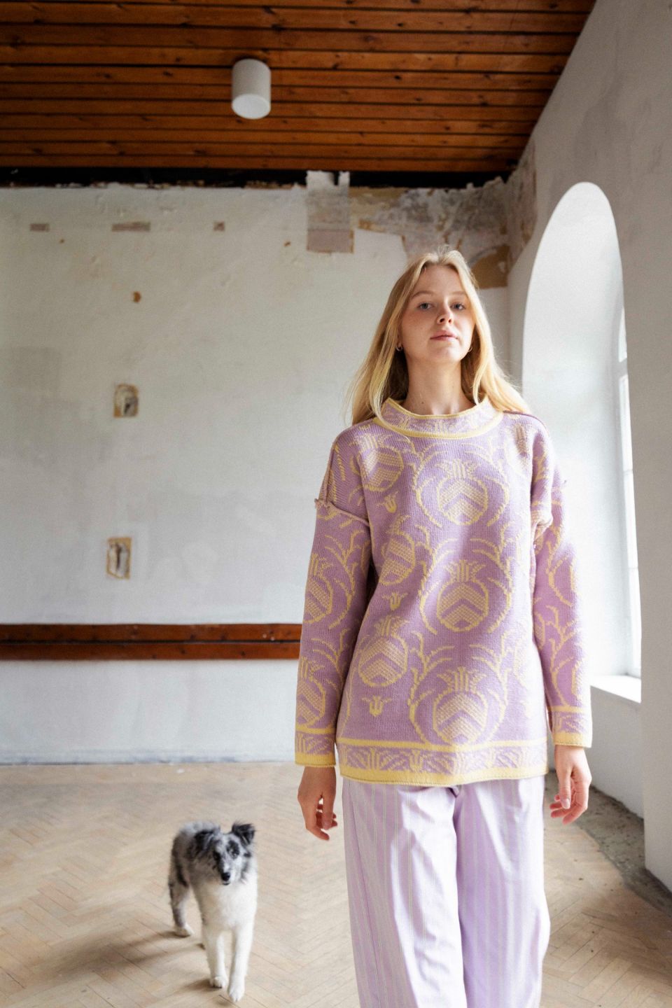 Reversible heavy knit pineapple sweater violet