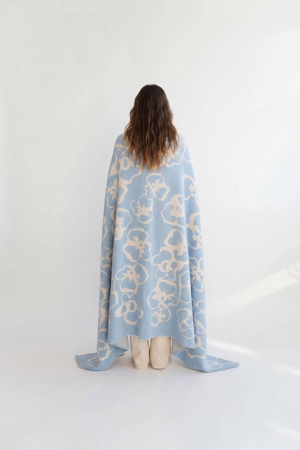 Flora cotton throw light blue