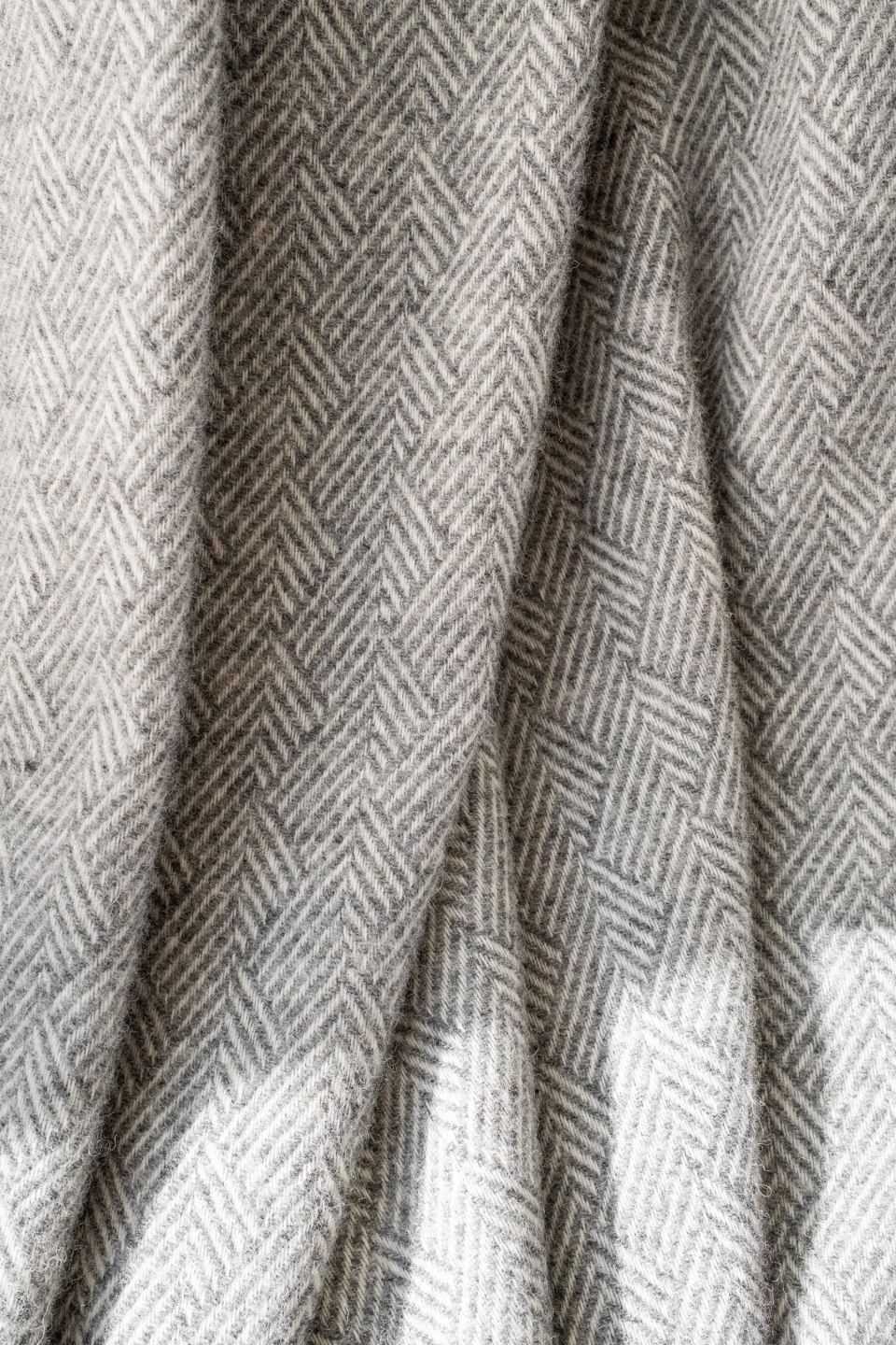 Hera wool throw grey