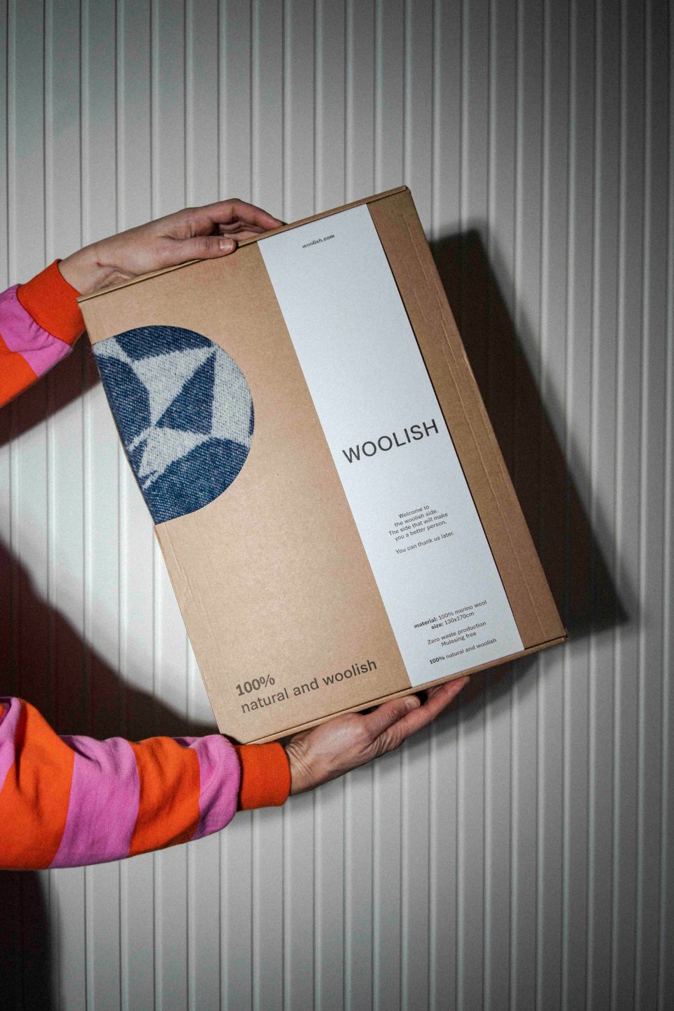 Swallow throw blue/white