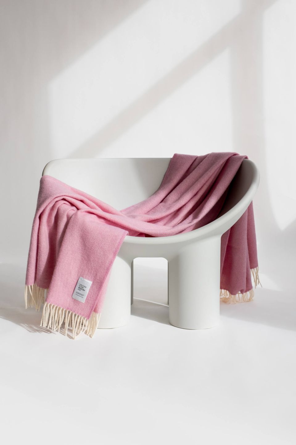 Mira wool throw pink