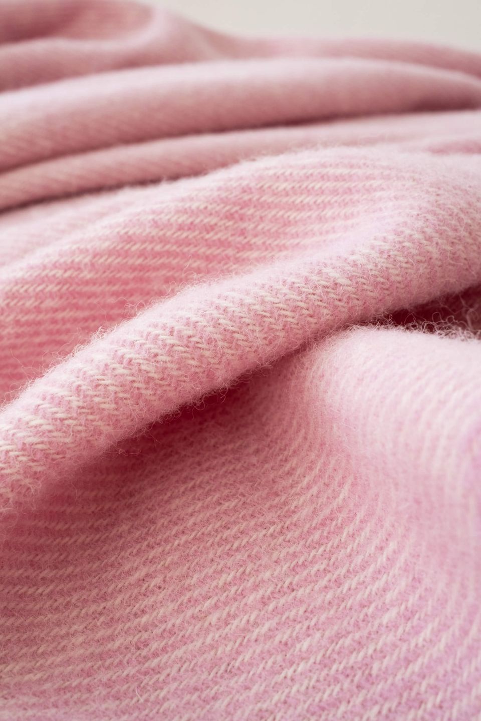 Mira wool throw pink
