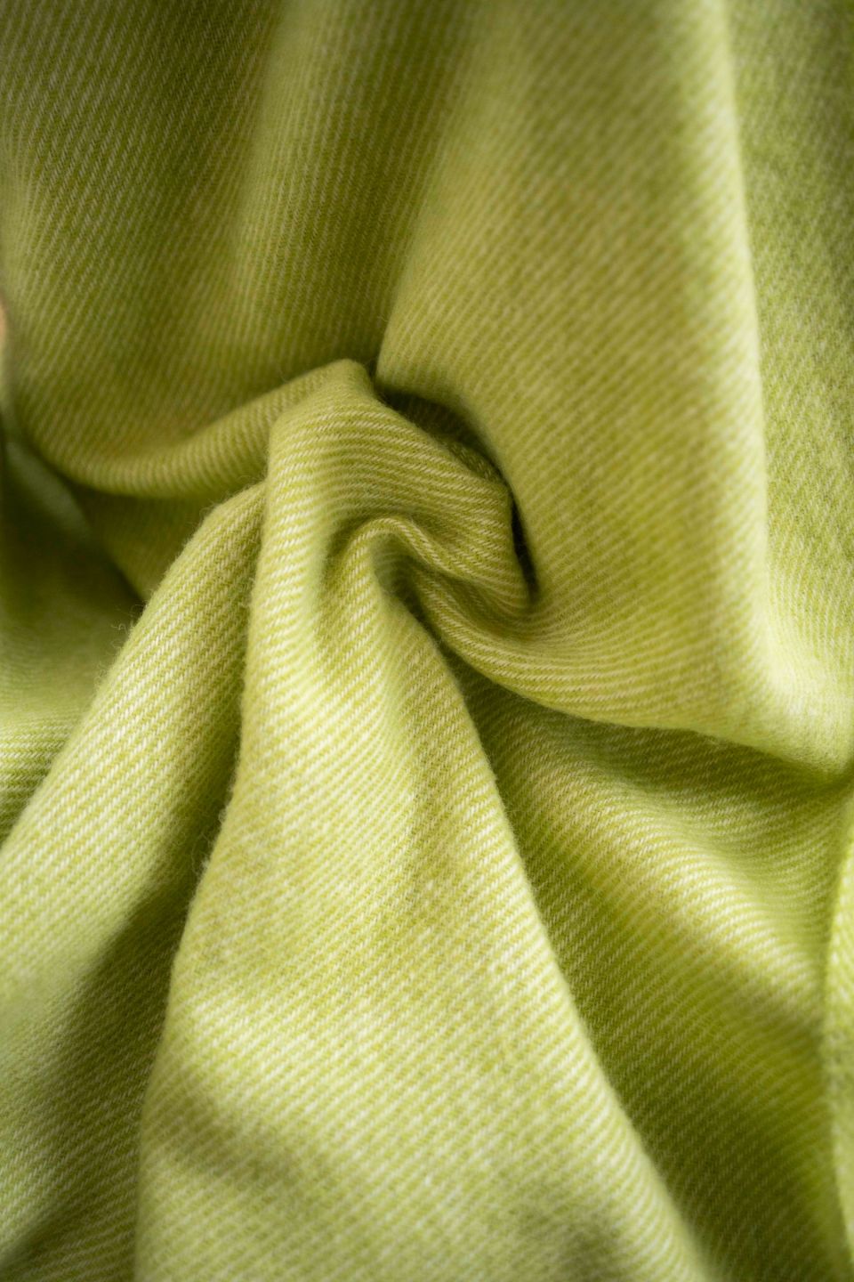 Mira wool throw kiwi