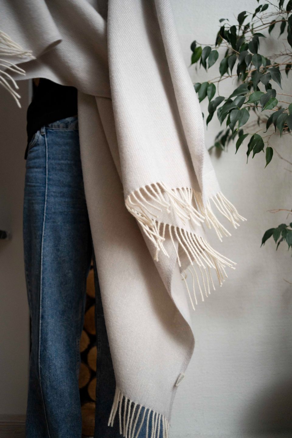 Mira wool throw light grey