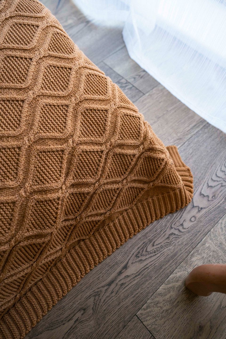 Royal merino throw caramel