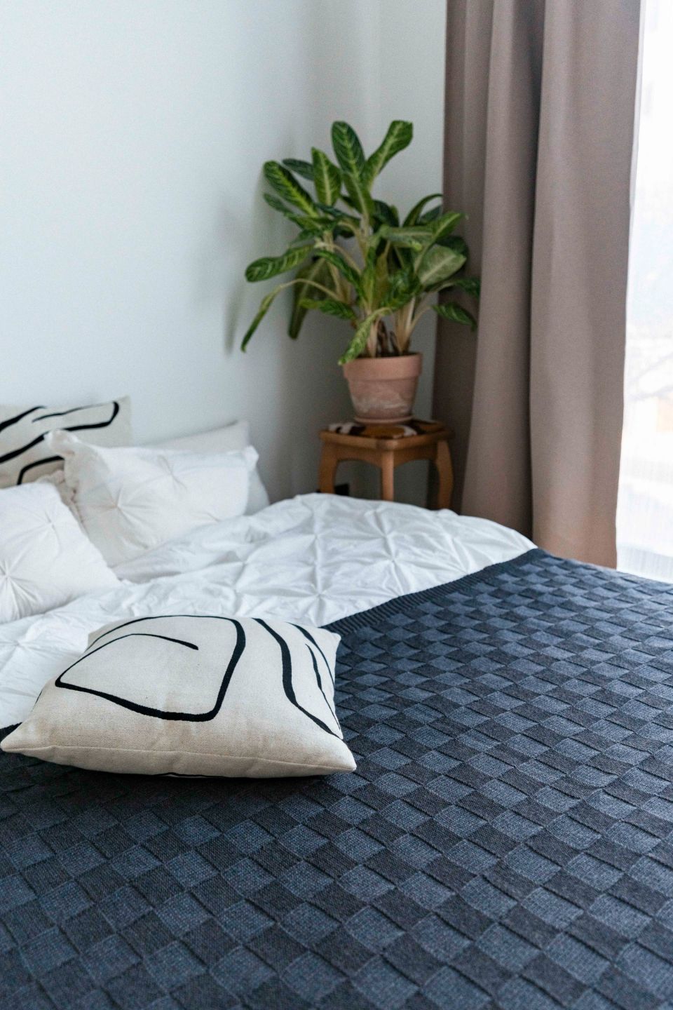 Square merino throw charcoal grey