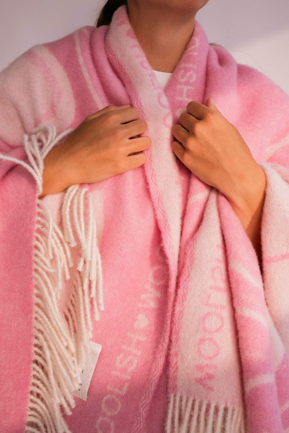 Shrimp Love wool throw pink