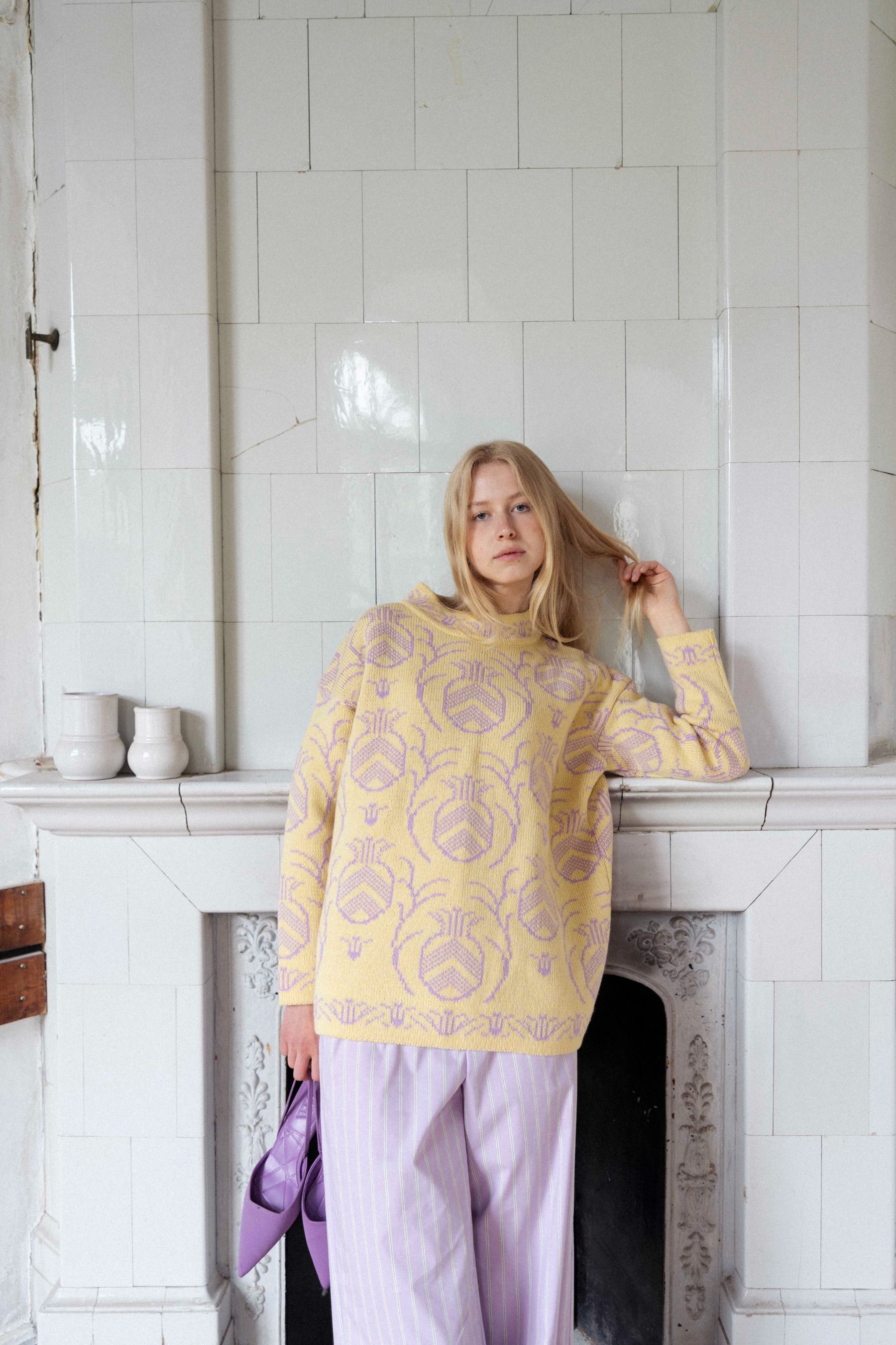 Reversible heavy knit pineapple sweater violet Woolish