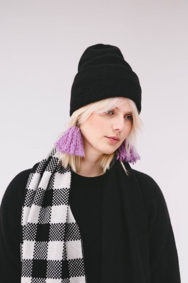 Lara merino hat black
