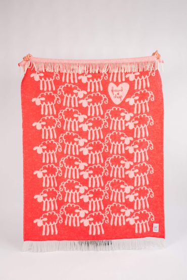 Friendsheep wool throw scarlet red Woolish